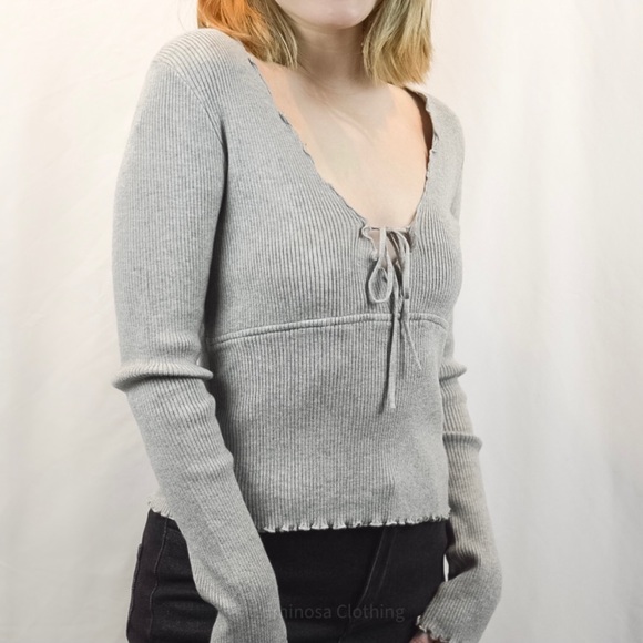 NWT Lush Tie Front V-Neck Ribbed Top - Picture 4 of 10